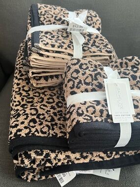 8pc Rachel Zoe Leopard Cheetah Animal Print Bath Hand Washcloth Towel Set NEW